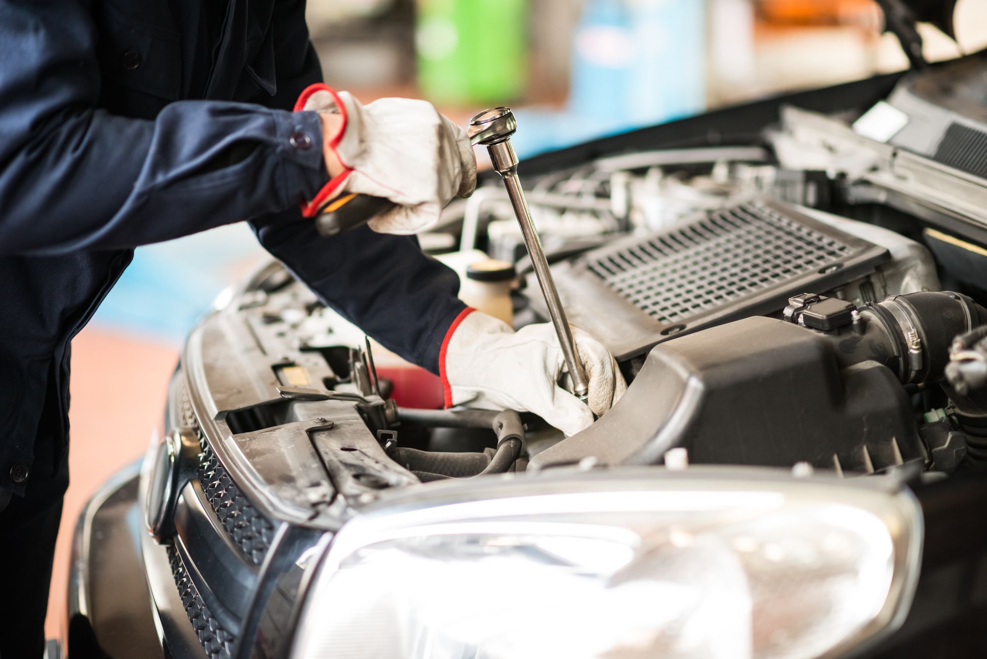6 Ways to Tell if Your Car Needs an Oil Change